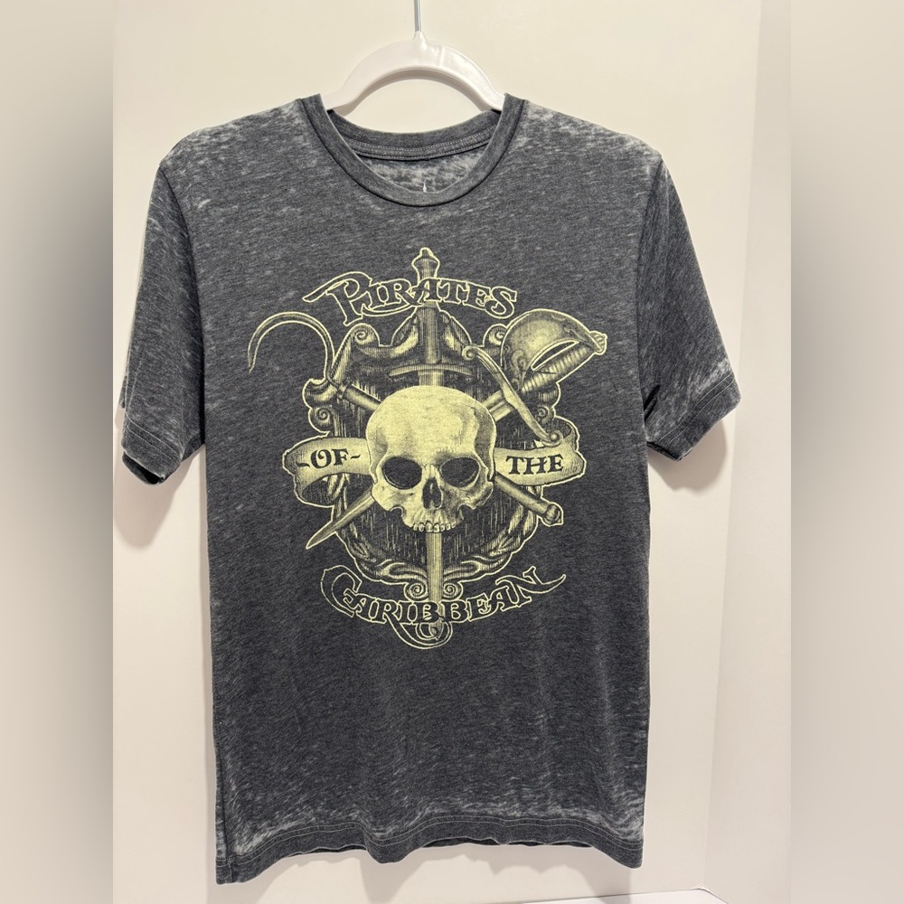 Disney Parks Pirates of the Caribbean Crew Neck Short Sleeve T-Shirt Size S Gray